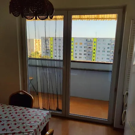 Fast Close By Centrum 레비체